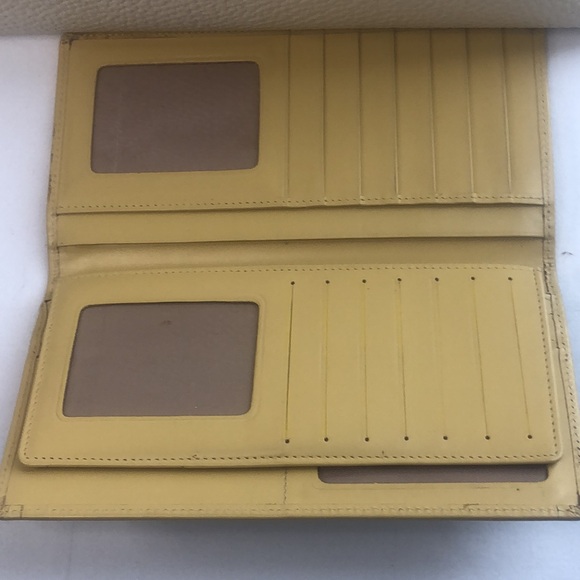 Dooney&Bourke all weather Leather tote and matching wallet EUC Cream&Yellow - Picture 3 of 16